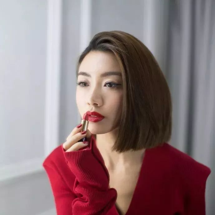 无码人妻久久一区二区三区蜜桃:27-38-42-43-44-46Y：47,色情内容是不合法的，违反我国相关的法律法规。我们应该遵守法律和道德准则，远离色情内容。如果您有其他有益身心的娱乐需求，可以寻找一些正规的平台或文化活动，例如观看电影、参加体育运动，以丰富您的生活。