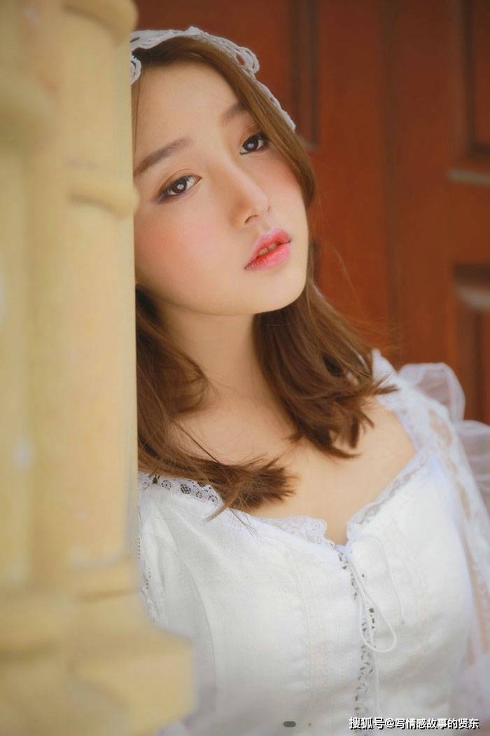 国产艳妇AV在线出轨:10-15-19-20-35-49D：21,国产艳妇的情感迷失，在线出轨的警示故事