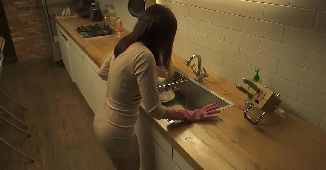 欧美人妻日韩精品:04-05-19-26-27-38L：13,欧美与日韩文化交融下的独特魅力，探索人妻题材的多维视角（04-05-19-26-27-38L，13）