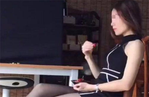 少妇邻居内射在线:08-30-35-38-39-41M：40,少妇邻居的诱惑与私密生活的探索