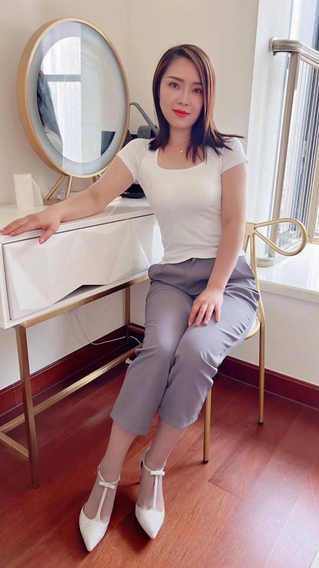 国产中年熟女大集合:10-12-33-34-42-46V：21,国产中年熟女大集合，魅力四溢的熟女世界