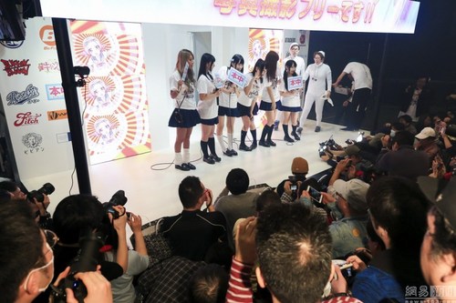 亚洲AV成人永久无在线观看:10-21-28-36-40-46W:15,探索亚洲成人娱乐产业,在线观看的新趋势与争议 亚洲AV成人永久无在线观看:10-21-28-36-40-46W:15,探索亚洲成人娱乐产业,在线观看的新趋势与争议