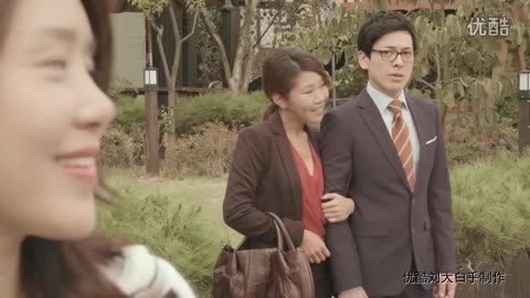 被老头玩弄邻居人妻中文字幕:05-11-16-28-37-38H：35,被老头玩弄与邻居人妻的秘密