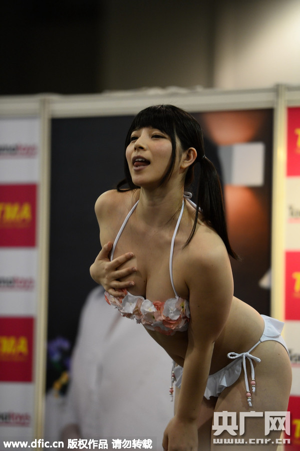 亚洲AV无码精品色午夜:05-06-13-17-24-45V：20,探索亚洲AV无码精品，深夜的诱惑与情感的交织