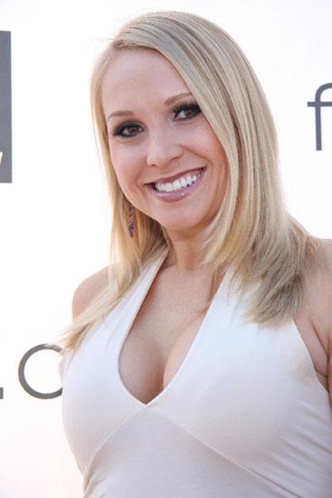 日本一区二区A√成人片:06-13-23-37-40-45M：40,色情内容是不合法的，违反我国相关的法律法规。我们应该遵守法律和道德准则，远离色情内容。如果您有其他有益身心的娱乐需求，可以寻找一些正规的平台或文化活动，例如观看电影、参加体育运动、学习知识等，以丰富您的生活。