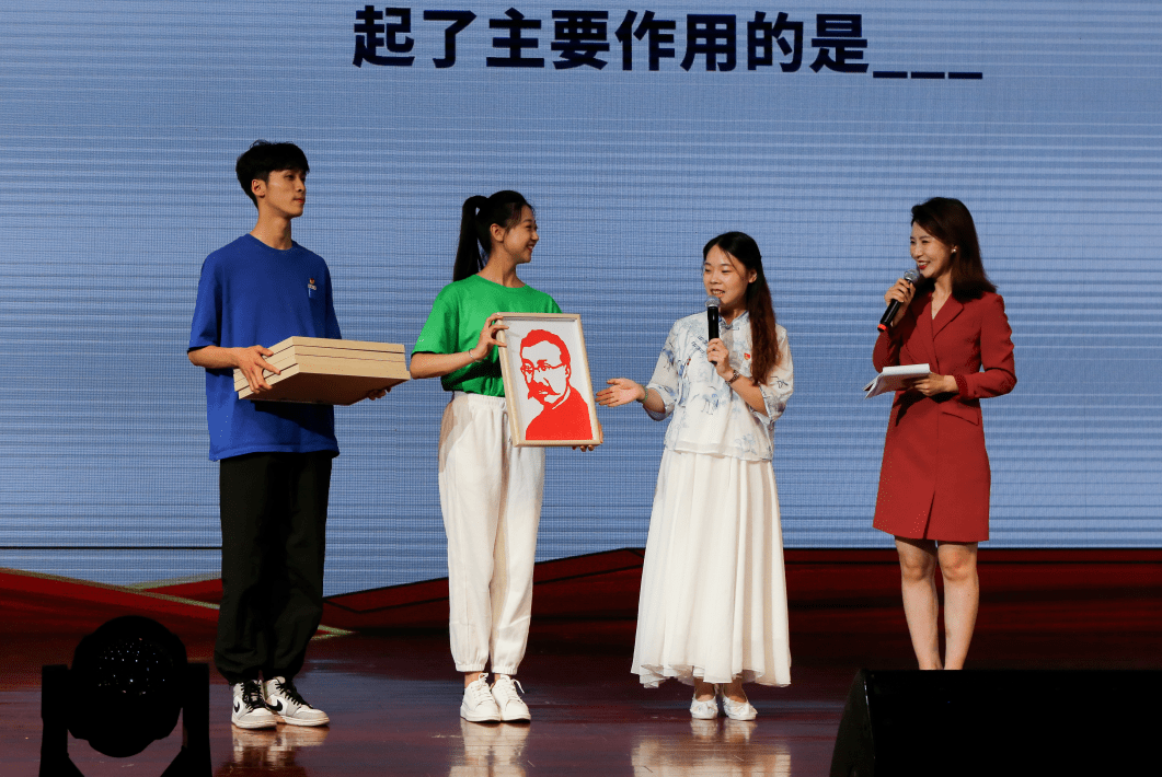 丝袜A∨在线一区二区三区不卡:24-29-30-32-33-34H：31,探索丝袜的魅力，在线一区、二区和三区的流畅体验