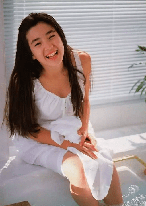 亚洲国产AV美女网站:02-11-12-14-35-47C：34,亚洲国产AV美女网站的发展与影响，探索数字时代的文化现象