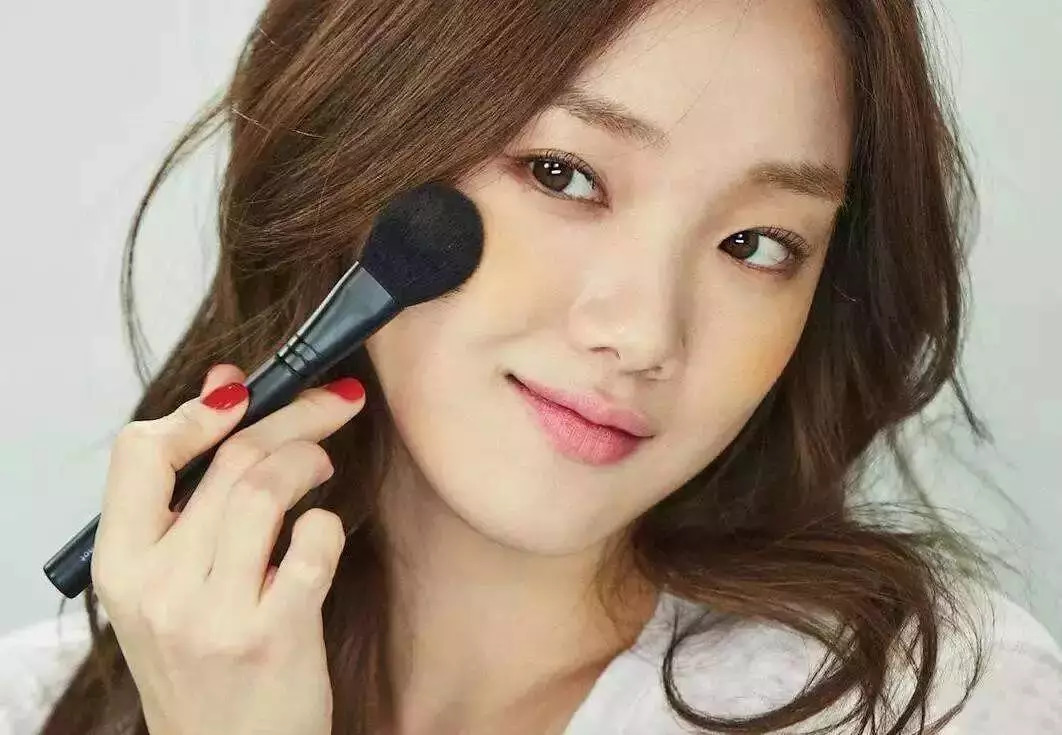 无码日韩人妻精品久久:15-21-22-26-27-46M：36,色情内容是不合法的，违反我国相关的法律法规。我们应该遵守法律和道德准则，远离色情内容。如果您有其他有益身心的娱乐需求，可以寻找一些正规的平台或文化活动，例如观看电影、参加体育运动，以丰富您的生活。