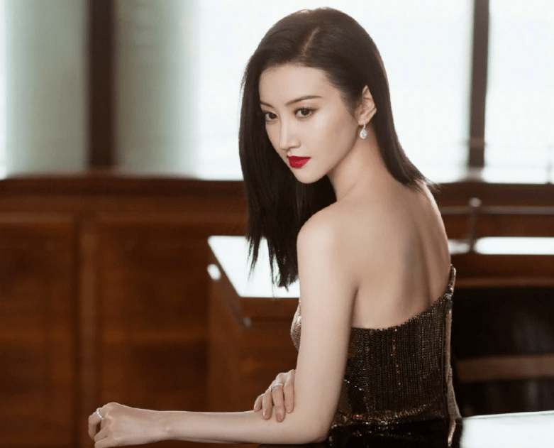 国产色婷婷精品综合在线:08-12-15-26-33-34M：39,国产色婷婷精品综合在线，探索中国影视文化的独特魅力与深度内涵