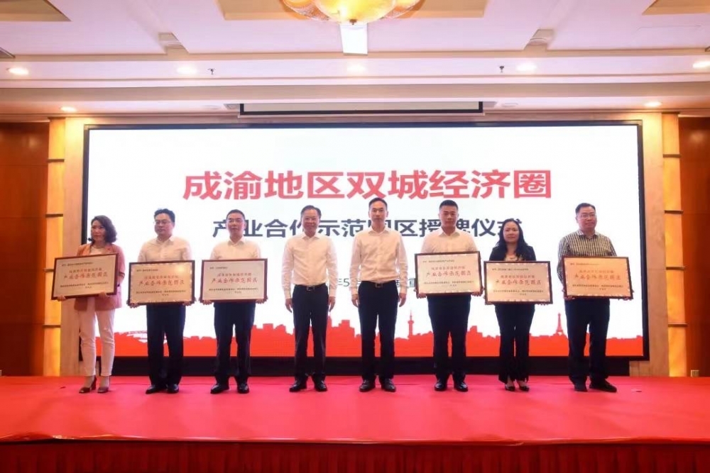 亚洲色偷拍一区二区三区:10-17-20-26-29-38S：13,色情内容是不合法的，违反我国相关的法律法规。我们应该遵守法律和道德准则，远离色情内容。如果有其他有益身心的娱乐需求，可以寻找一些正规的平台或文化活动，例如观看电影、参加体育运动、学习知识等，以丰富生活。请注意保护自己的身心健康，遵守社会公德和法律法规。以下是一篇关于亚洲文化和旅游的文章，供您参考